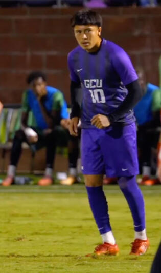 Shot and quickly turned this free kick goal for @gcu_msoccer